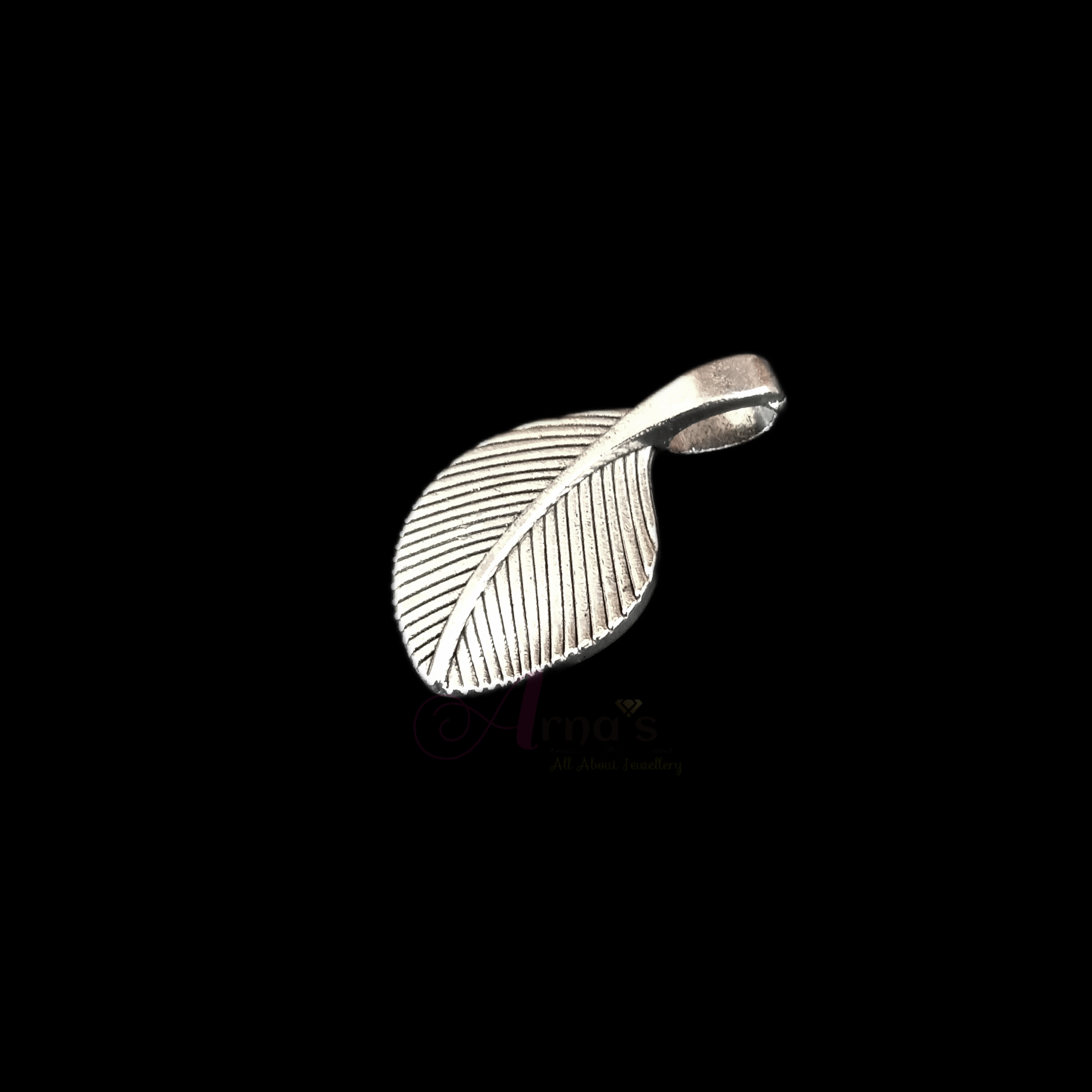OXIS0059- 10 PC PACK OF SILVER LEAF MOTIF GERMAN SILVER PENDANT
