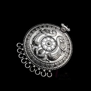 OXIS0188- 1 PC PACK OF SILVER ROUND MOTIF GERMAN SILVER PENDANT