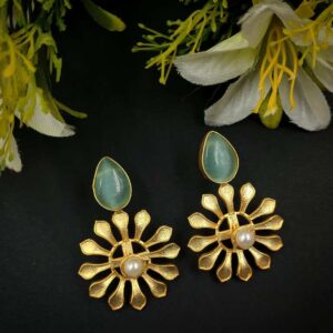 ARNAS 1 PAIR GOLDEN BRASS METAL WITH LOOK ALIKE PEARL & MONALISA STONE FLORAL MOTIVE EARRINGS