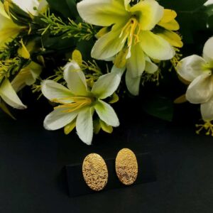 ARNAS 1 PAIR PACK OF GOLDEN BRASS METAL DESIGNER OVAL MOTIVE EARRING