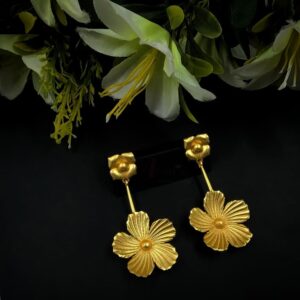 ARNAS 1 PAIR PACK OF GOLDEN BRASS METAL FLORAL MOTIVE EARRING