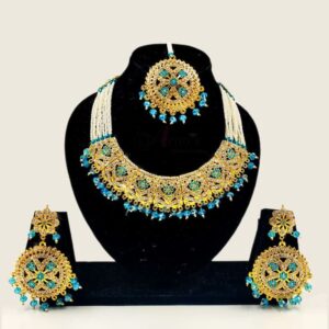 IMITJEWELLERY0001 - ARNAS GOLDEN METAL PENDENT WITH WHITE & BLUE STONE IMITATION JEWELLERY SET